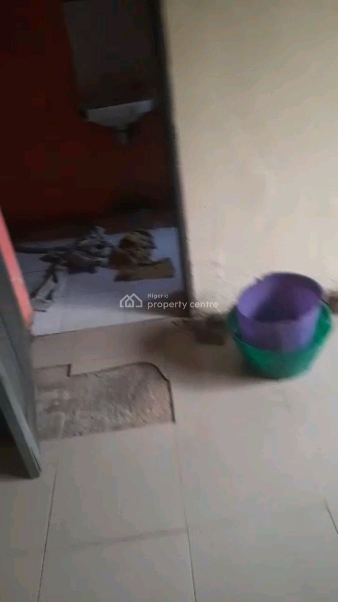 Available Standard Miniflat, Obanikoro Estate, Obanikoro, Shomolu, Lagos, Mini Flat (room and Parlour) for Rent