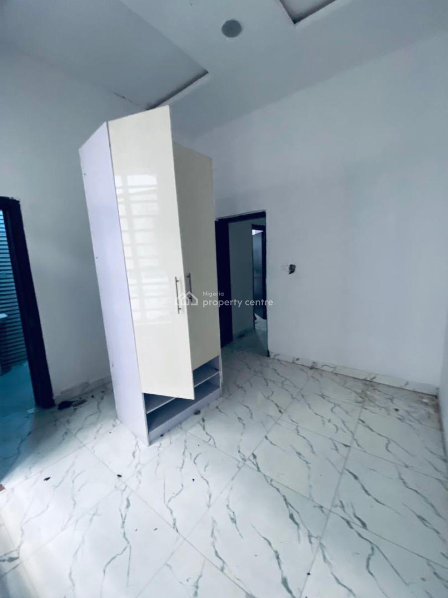 Clean and Spacious Guest Room in a Duplex Available, Orchid Road, Lekki, Lagos, Self Contain (single Rooms) for Rent