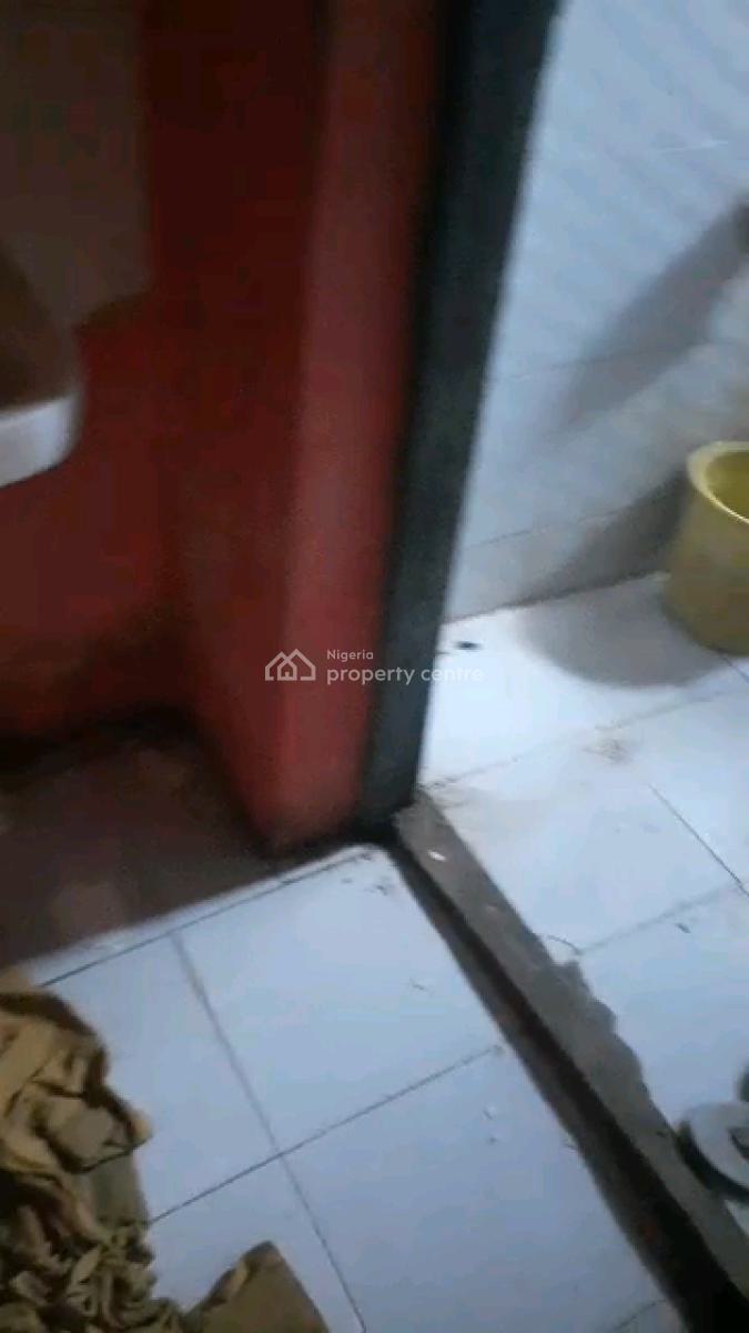 Available Standard Miniflat, Obanikoro Estate, Obanikoro, Shomolu, Lagos, Mini Flat (room and Parlour) for Rent