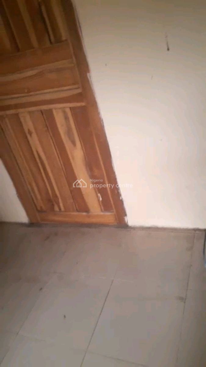 Available Standard Miniflat, Obanikoro Estate, Obanikoro, Shomolu, Lagos, Mini Flat (room and Parlour) for Rent