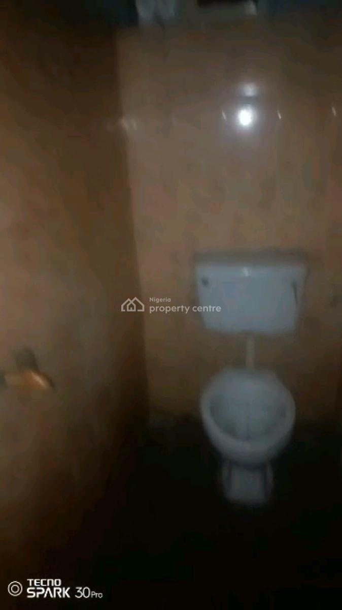 Nigerian Used Mini Flat, Moloney Street, Adekunle, Yaba, Lagos, Mini Flat (room and Parlour) for Rent