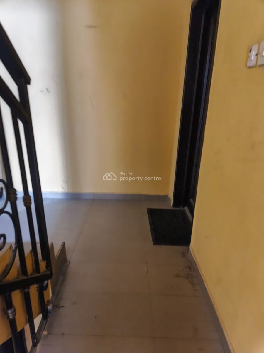 Luxury 3 Bedroom Apartment in a Call to Access Estate, Osapa, Lekki, Lagos, Flat / Apartment for Rent