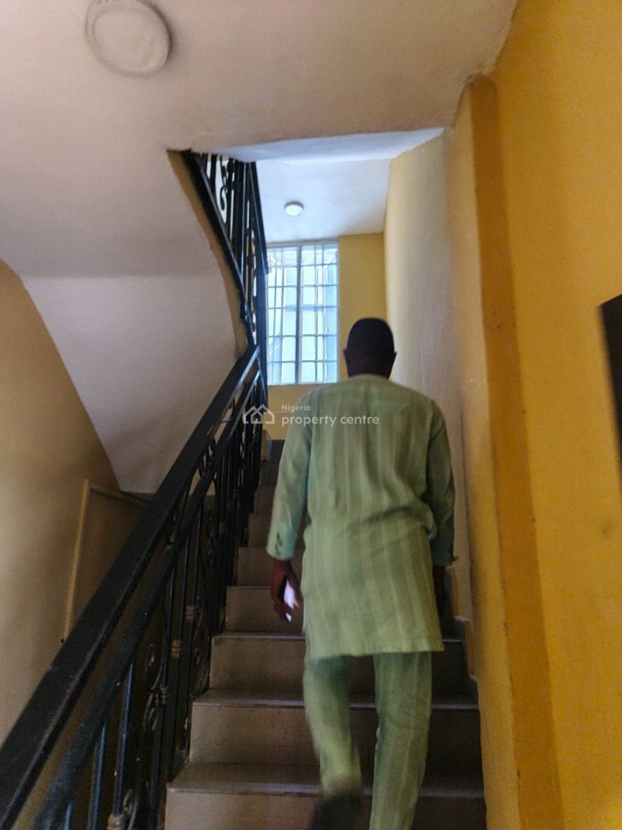 Luxury 3 Bedroom Apartment in a Call to Access Estate, Osapa, Lekki, Lagos, Flat / Apartment for Rent