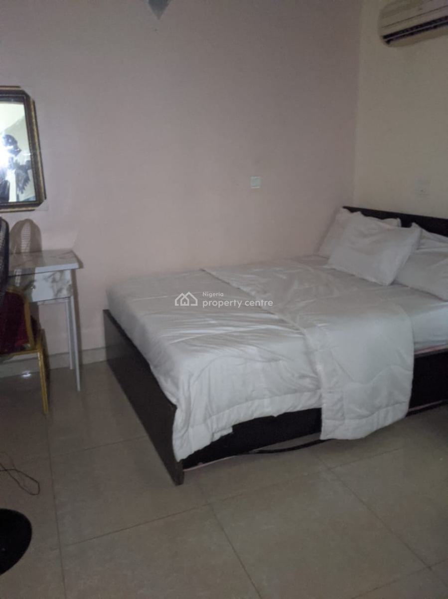 Luxury Spacious 1 Bedroom Mini Flat with Swimming Pool, Thomas Estate, Ajah, Lagos, Mini Flat (room and Parlour) for Rent