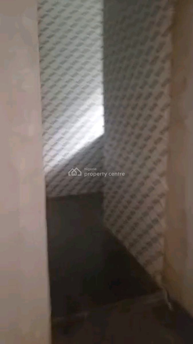 Decent & Standard  Mini Flat, Off Ajayi Street, Onike, Yaba, Lagos, Mini Flat (room and Parlour) for Rent