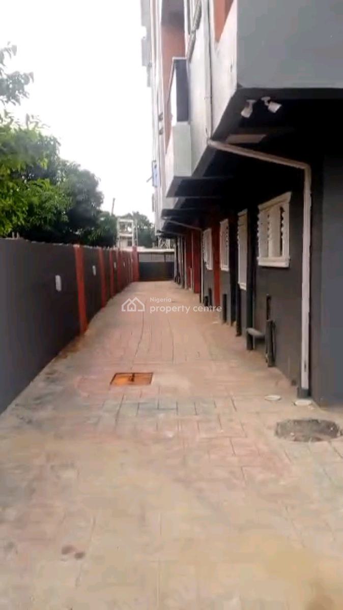 Decent & Standard  Mini Flat, Off Ajayi Street, Onike, Yaba, Lagos, Mini Flat (room and Parlour) for Rent