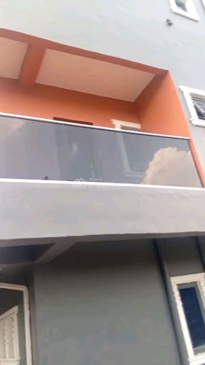 Decent & Standard  Mini Flat, Off Ajayi Street, Onike, Yaba, Lagos, Mini Flat (room and Parlour) for Rent