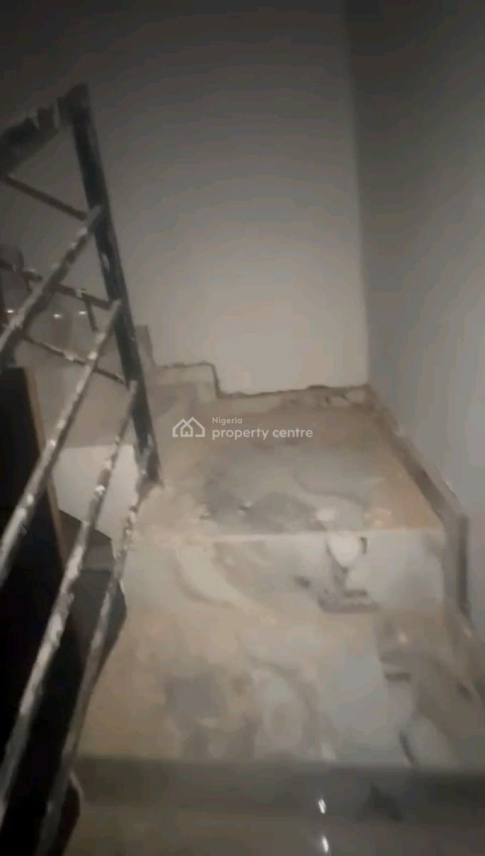 Executive 2 Bedroom Duplex with an Open Plan Kitchen, Off Apata Street, Shomolu, Lagos, Detached Duplex for Rent