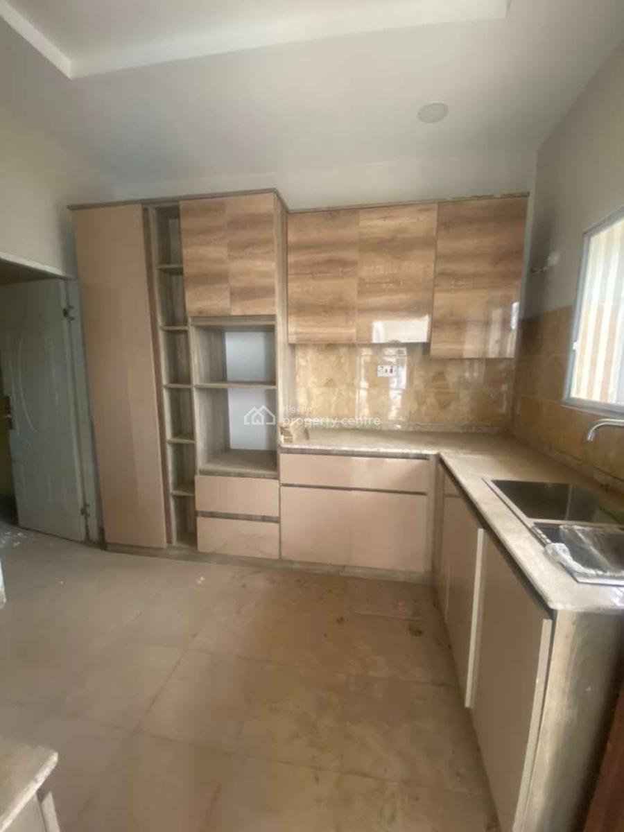 4-bedroom Terrace Duplex + Bq + 1-bedroom Apartment, Guzape District, Abuja, Terraced Duplex for Rent