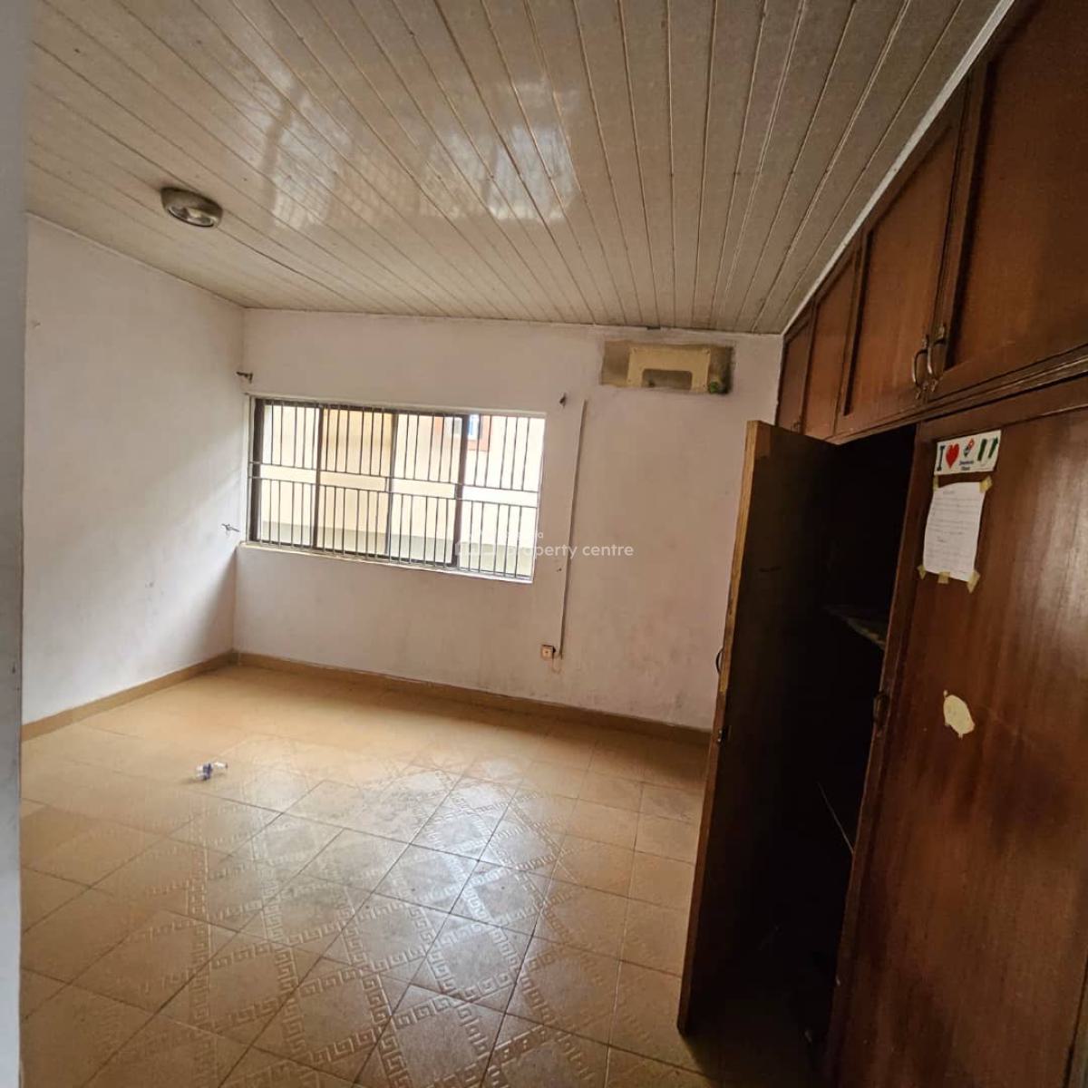 Property @ Magodo Phrase 2 Gra  =old House But Ma, Gra Phase 2, Magodo, Lagos, Semi-detached Duplex for Rent