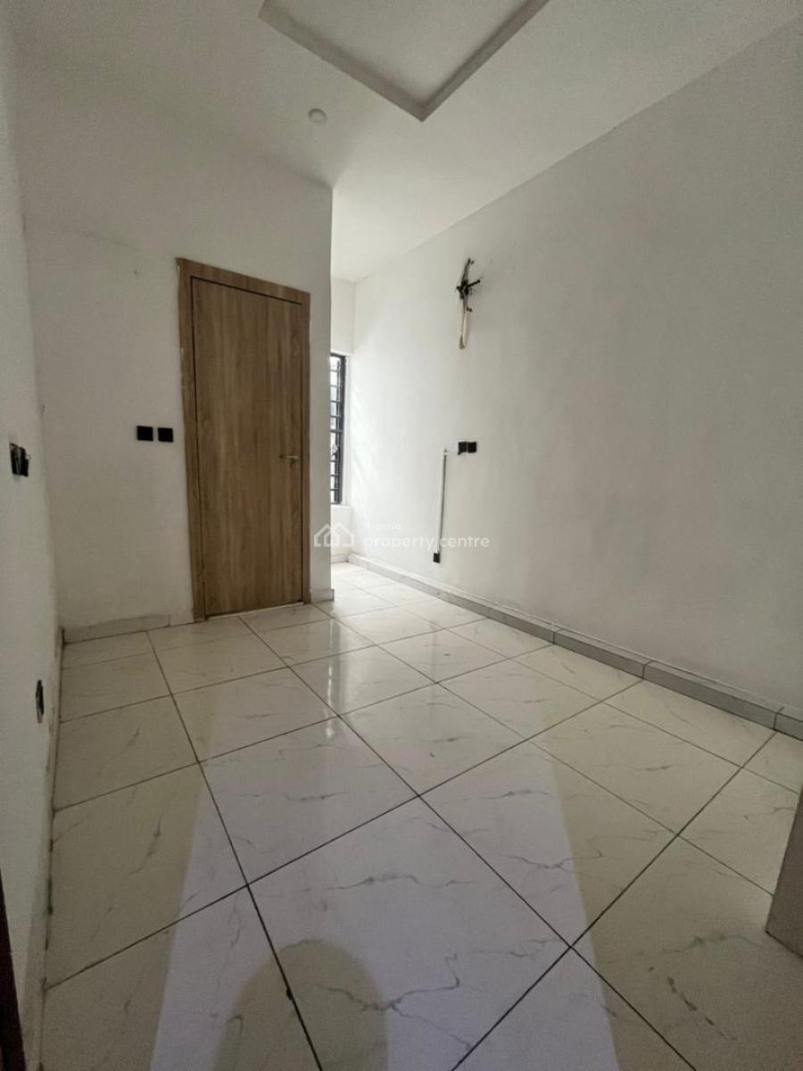 Standard Single Room Shared Apartment, Orchid Road, Lekki, Lagos, Self Contain (single Rooms) for Rent