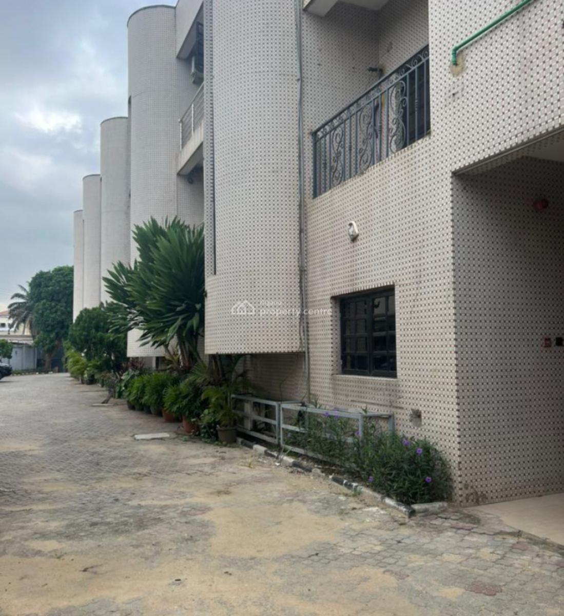 5 Bedroom Terraced Duplex for Corporate Office, Ikeja Gra, Ikeja, Lagos, Office Space for Rent
