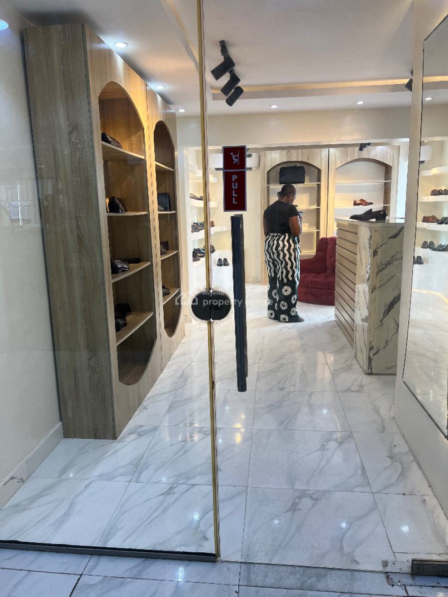 Shop Space Upstairs Facing The Road, Off Admiralty Way, Lekki Phase 1, Lekki, Lagos, Shop for Rent