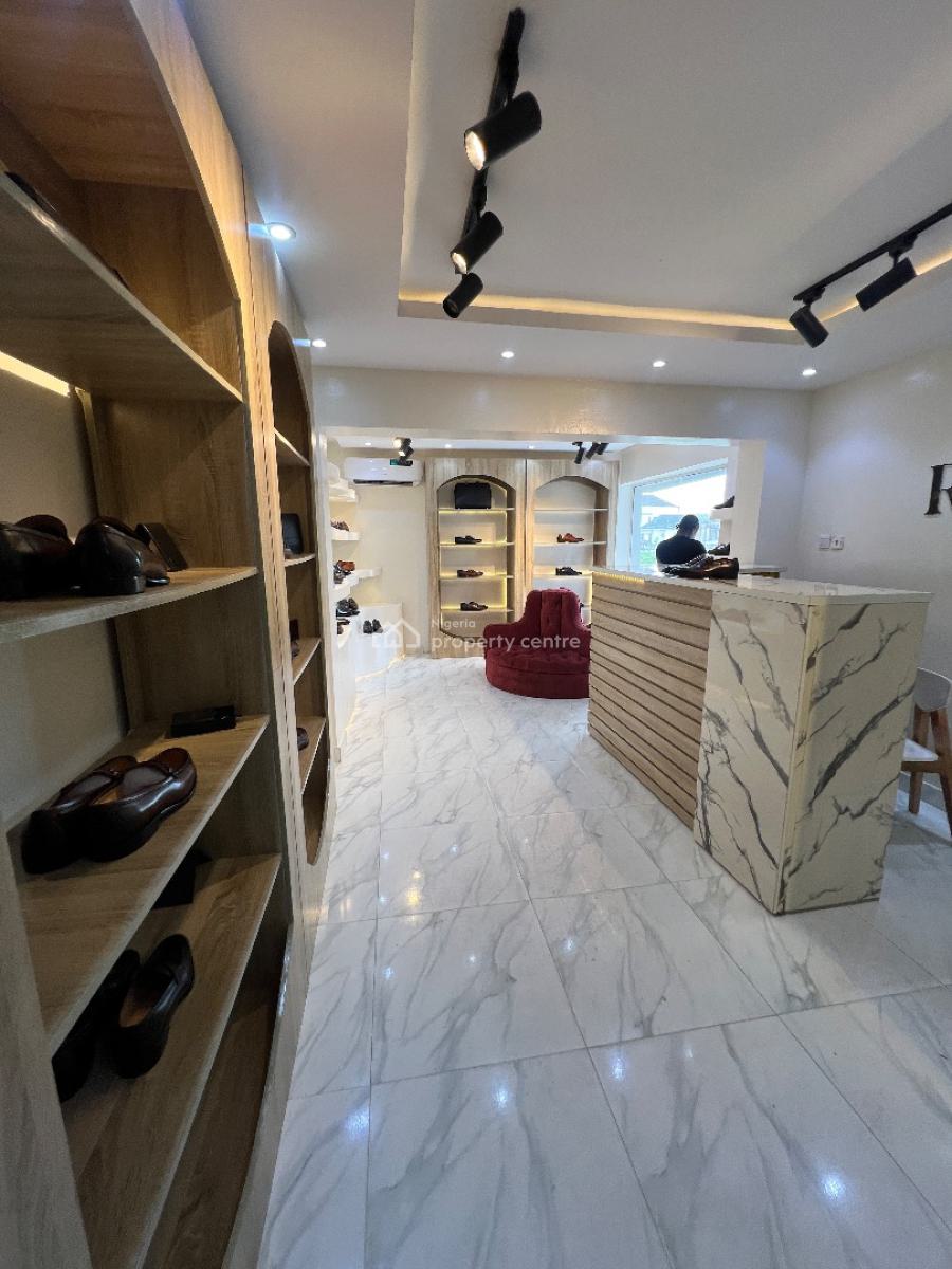 Shop Space Upstairs Facing The Road, Off Admiralty Way, Lekki Phase 1, Lekki, Lagos, Shop for Rent