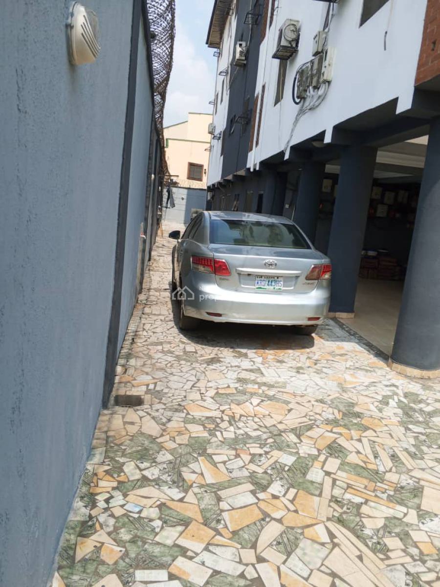 3 Bedroom Flat, Ojodu Berger, Ojodu, Lagos, Flat / Apartment for Sale