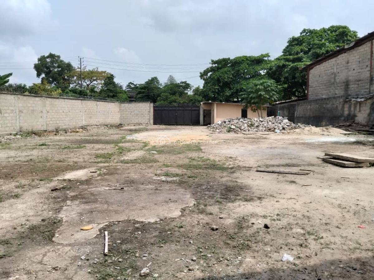 1,200sqm Warehouse with 900sqm Warehouse, Airport Road, Ajao Estate, Oshodi, Lagos, Warehouse for Rent