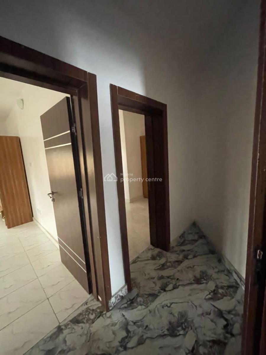 Well Maintained and Luxury 3 Bedrooms Apartment, Fully Serviced, Hallmark, Off Admiralty Way, Lekki Phase 1, Lekki, Lagos, Flat / Apartment for Rent