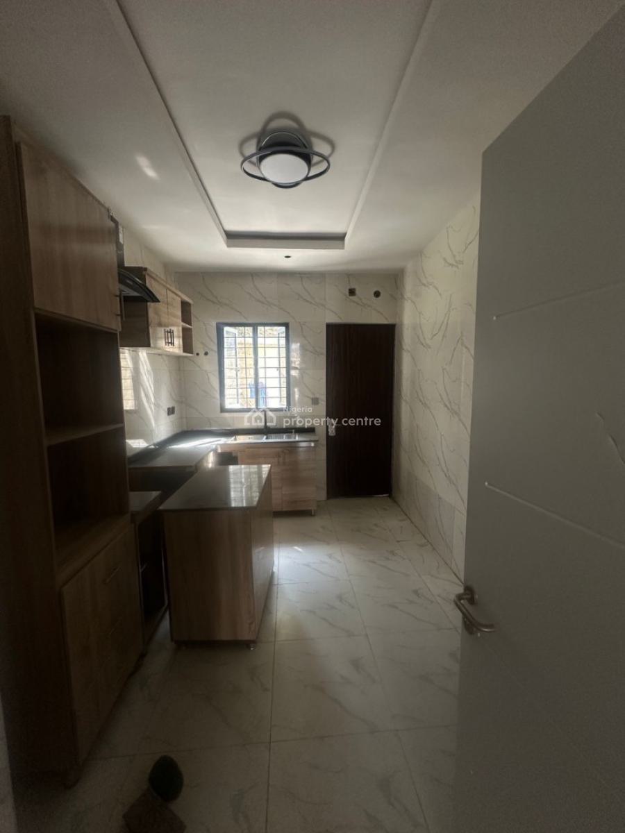 Four Bedroom Terrace Duplex, Guzape District, Abuja, Terraced Duplex for Sale