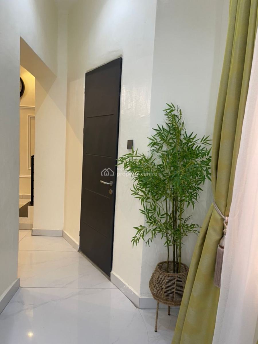 Tastefully Built & Furnished 4 Bedroom, Lekki Phase 2, Lekki, Lagos, Semi-detached Duplex for Rent