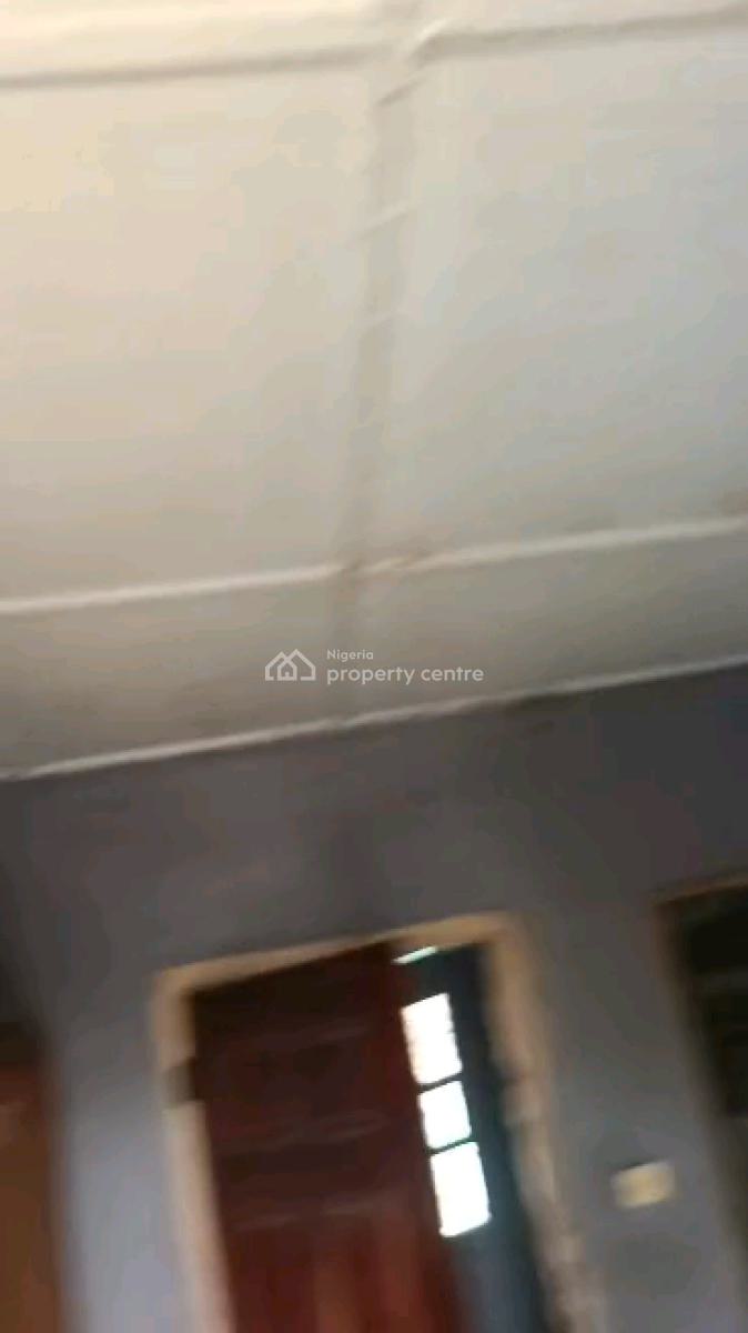 Standard 2 Bedroom Flat, Alagomeji, Yaba, Lagos, Flat / Apartment for Rent