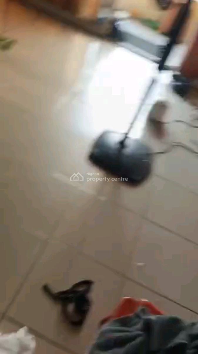 Standard 2 Bedroom Flat, Alagomeji, Yaba, Lagos, Flat / Apartment for Rent