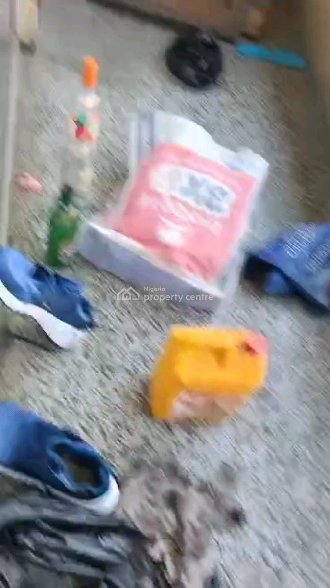 Standard 2 Bedroom Flat, Alagomeji, Yaba, Lagos, Flat / Apartment for Rent