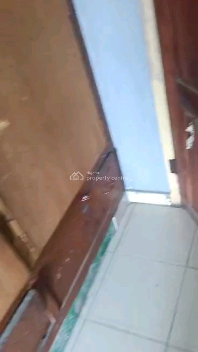 Standard 2 Bedroom Flat, Alagomeji, Yaba, Lagos, Flat / Apartment for Rent