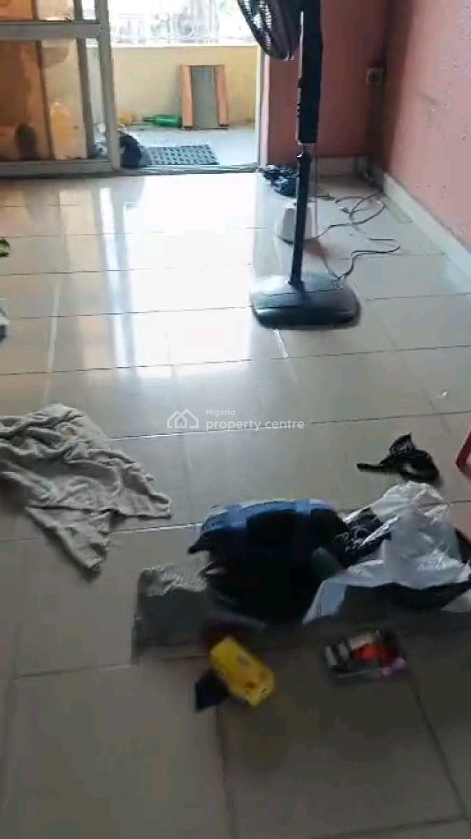 Standard 2 Bedroom Flat, Alagomeji, Yaba, Lagos, Flat / Apartment for Rent
