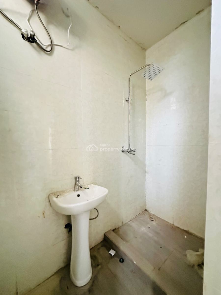 Beautifully Built 1 Bedroom Apartment with Pool, Gym & Playground, Ologolo, Lekki, Lagos, Flat / Apartment for Rent