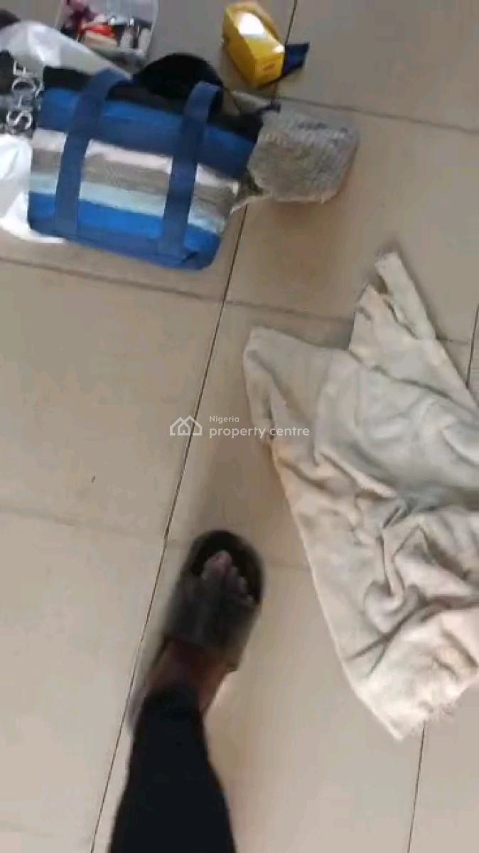 Standard 2 Bedroom Flat, Alagomeji, Yaba, Lagos, Flat / Apartment for Rent