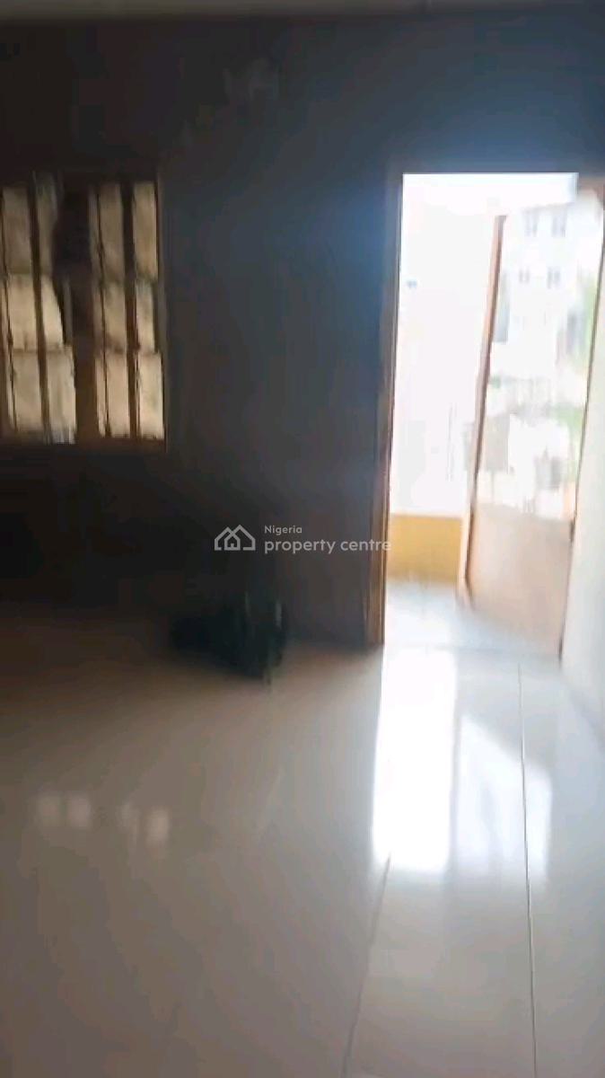 Standard 2 Bedroom Flat, Alagomeji, Yaba, Lagos, Flat / Apartment for Rent