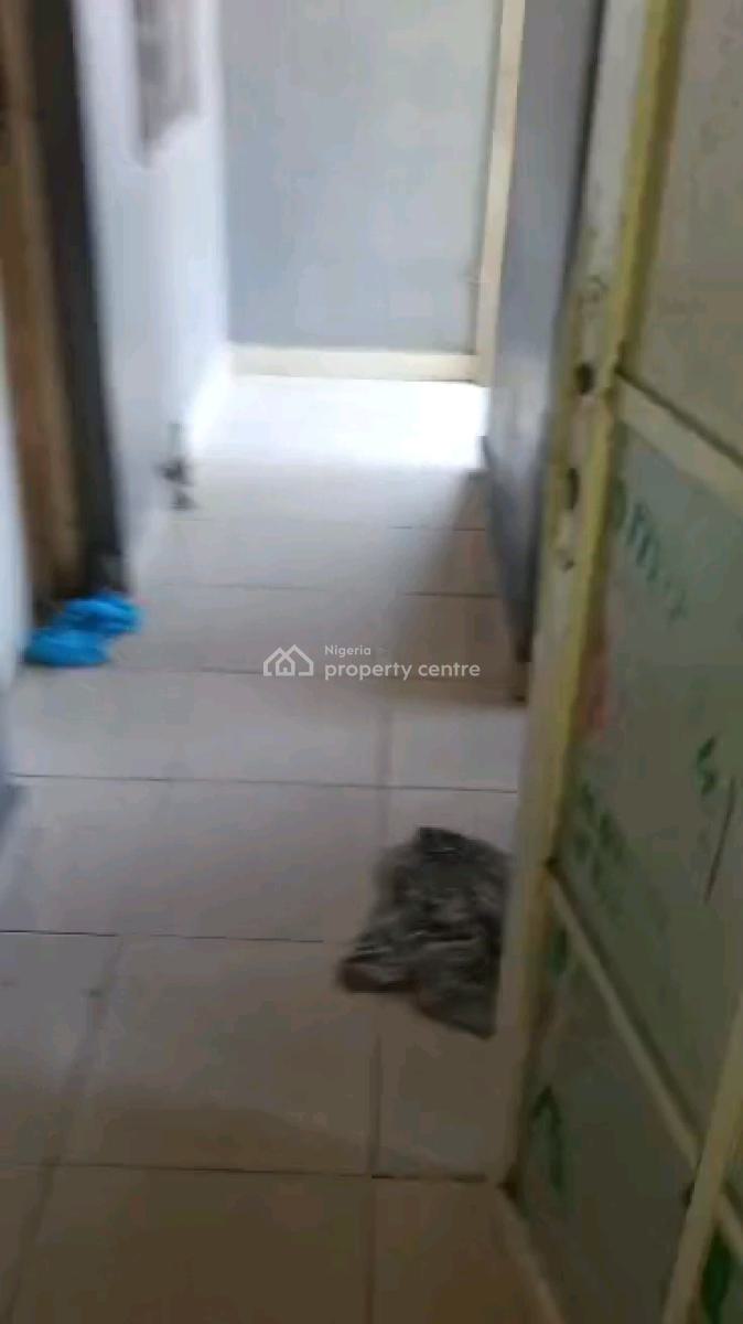 Standard 2 Bedroom Flat, Alagomeji, Yaba, Lagos, Flat / Apartment for Rent