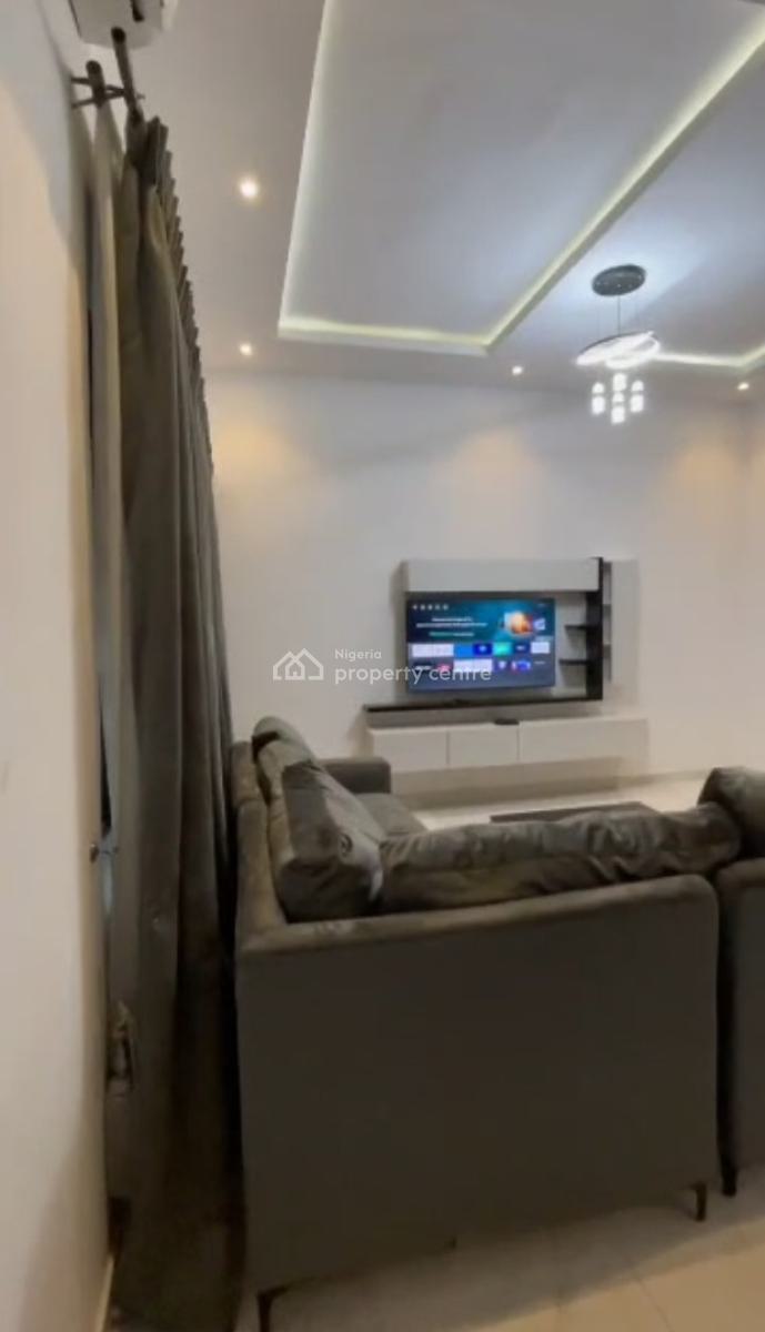 Distress Spacious 4 Bedrooms Terraced Duplex, Parliament Estate Harris Drive Besides Vgc, Lekki, Lagos, Terraced Duplex for Sale