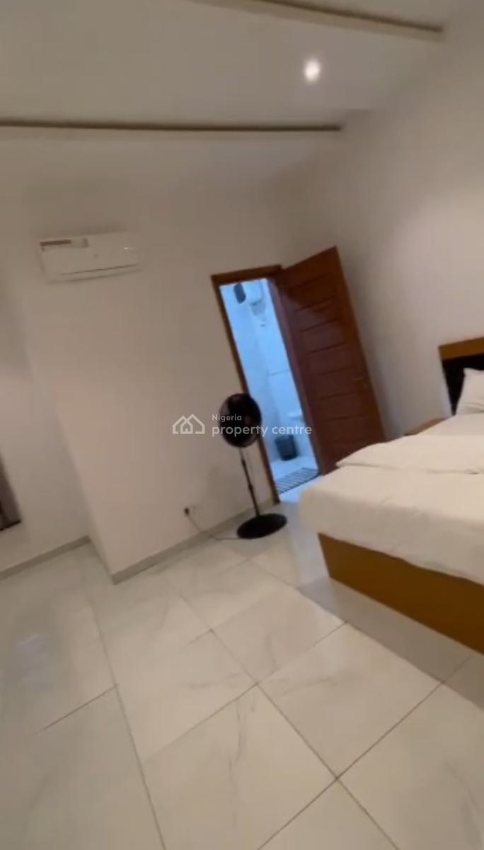 Distress Spacious 4 Bedrooms Terraced Duplex, Parliament Estate Harris Drive Besides Vgc, Lekki, Lagos, Terraced Duplex for Sale