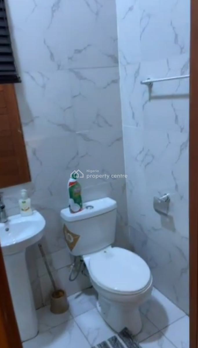 Distress Spacious 4 Bedrooms Terraced Duplex, Parliament Estate Harris Drive Besides Vgc, Lekki, Lagos, Terraced Duplex for Sale