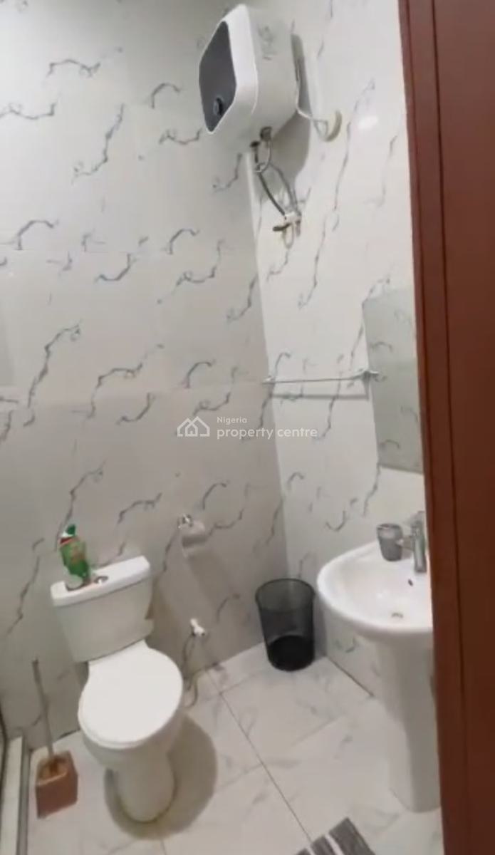 Distress Spacious 4 Bedrooms Terraced Duplex, Parliament Estate Harris Drive Besides Vgc, Lekki, Lagos, Terraced Duplex for Sale