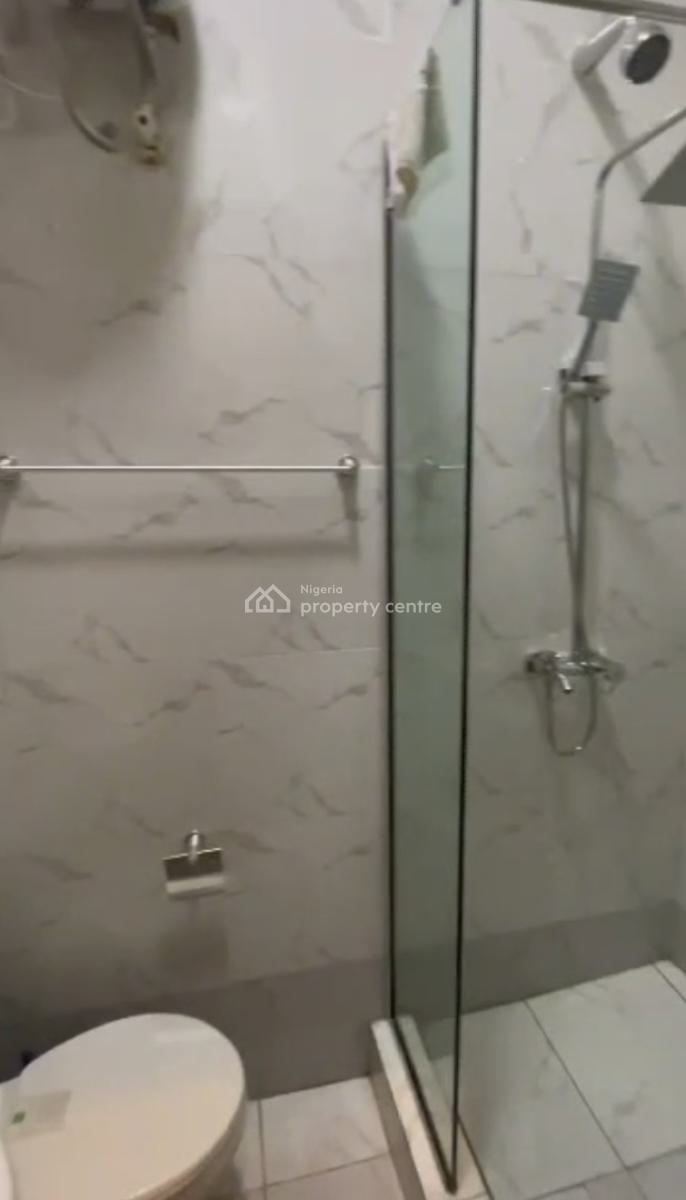 Distress Spacious 4 Bedrooms Terraced Duplex, Parliament Estate Harris Drive Besides Vgc, Lekki, Lagos, Terraced Duplex for Sale