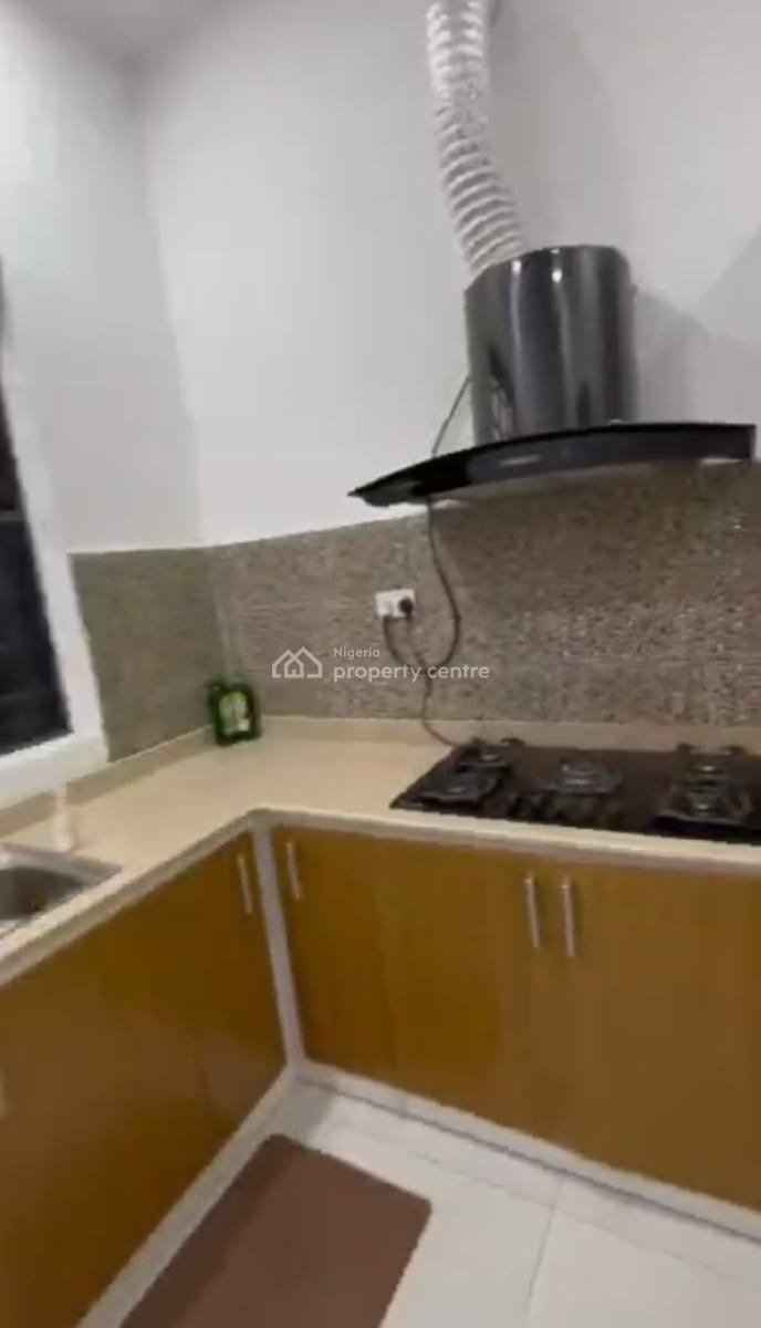 Distress Spacious 4 Bedrooms Terraced Duplex, Parliament Estate Harris Drive Besides Vgc, Lekki, Lagos, Terraced Duplex for Sale