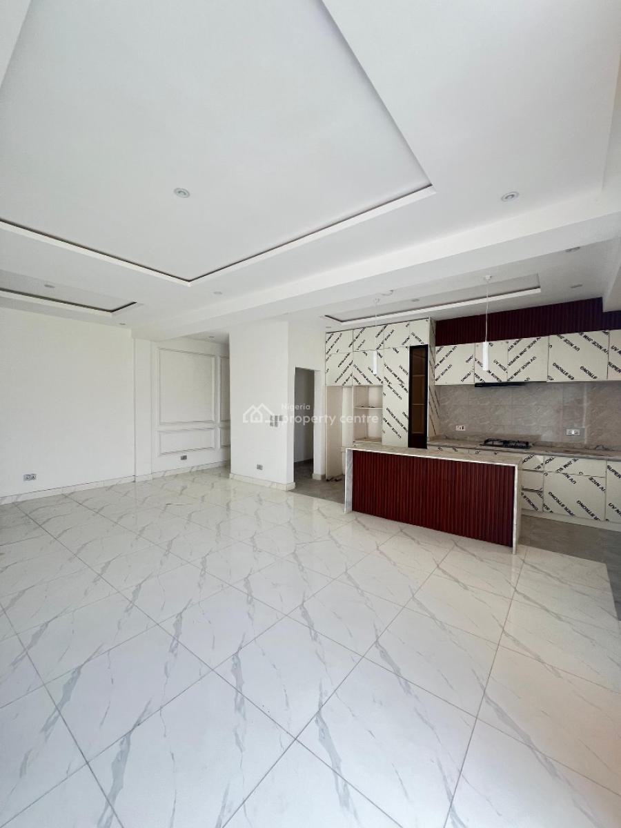 Lovely 2 Bedroom Apartment with Bq, Lekki Phase 1, Lekki, Lagos, Block of Flats for Sale