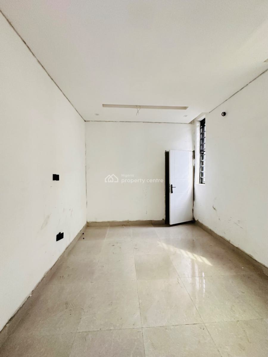 Beautifully Built 2 Bedroom Apartment with Pool, Gym & Playground, Ologolo, Lekki, Lagos, Flat / Apartment for Rent