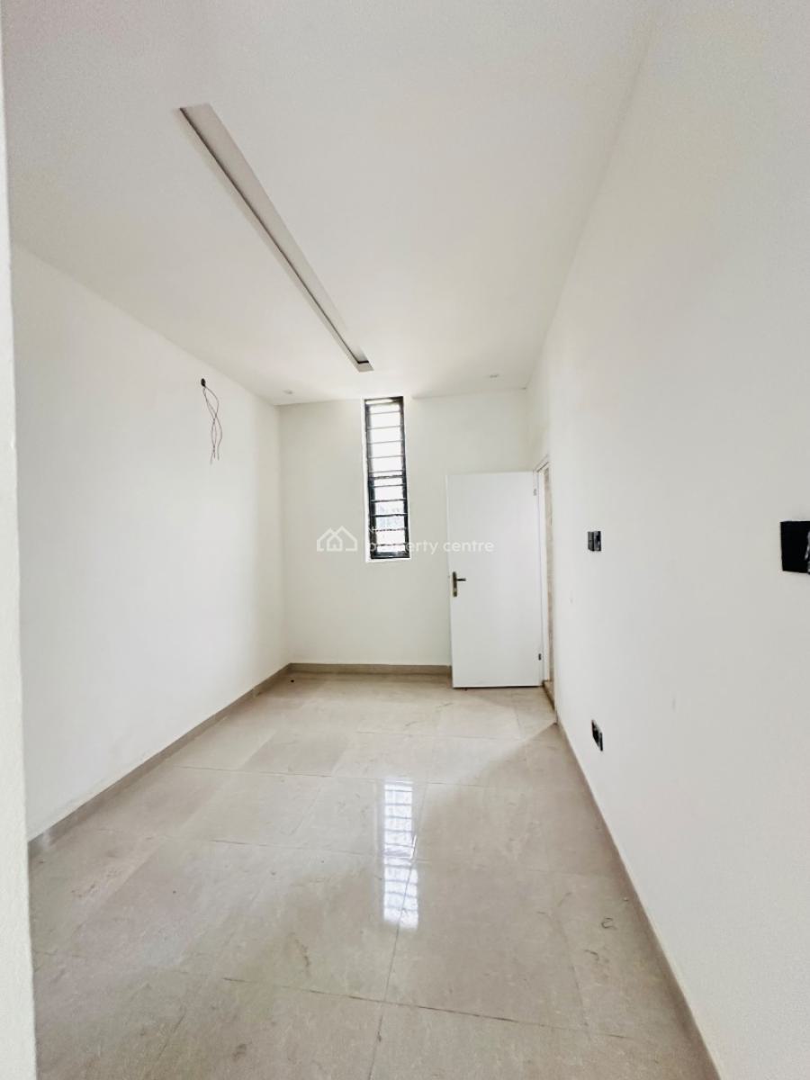 Beautifully Built 2 Bedroom Apartment with Pool, Gym & Playground, Ologolo, Lekki, Lagos, Flat / Apartment for Rent