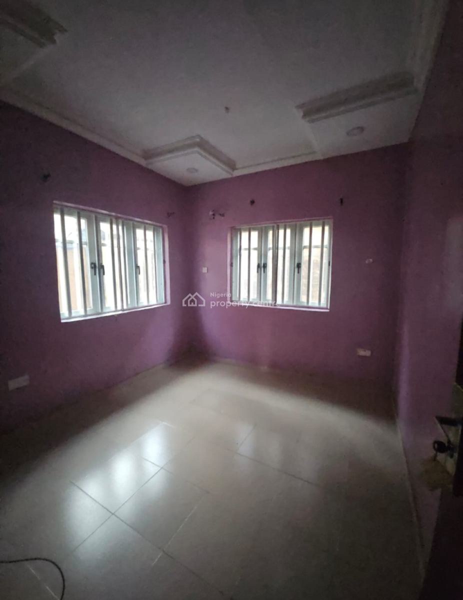 Lovely 3 Bedroom Flat Apartment, Waterfront Estate, Gra Phase 1, Magodo, Lagos, Flat / Apartment for Rent