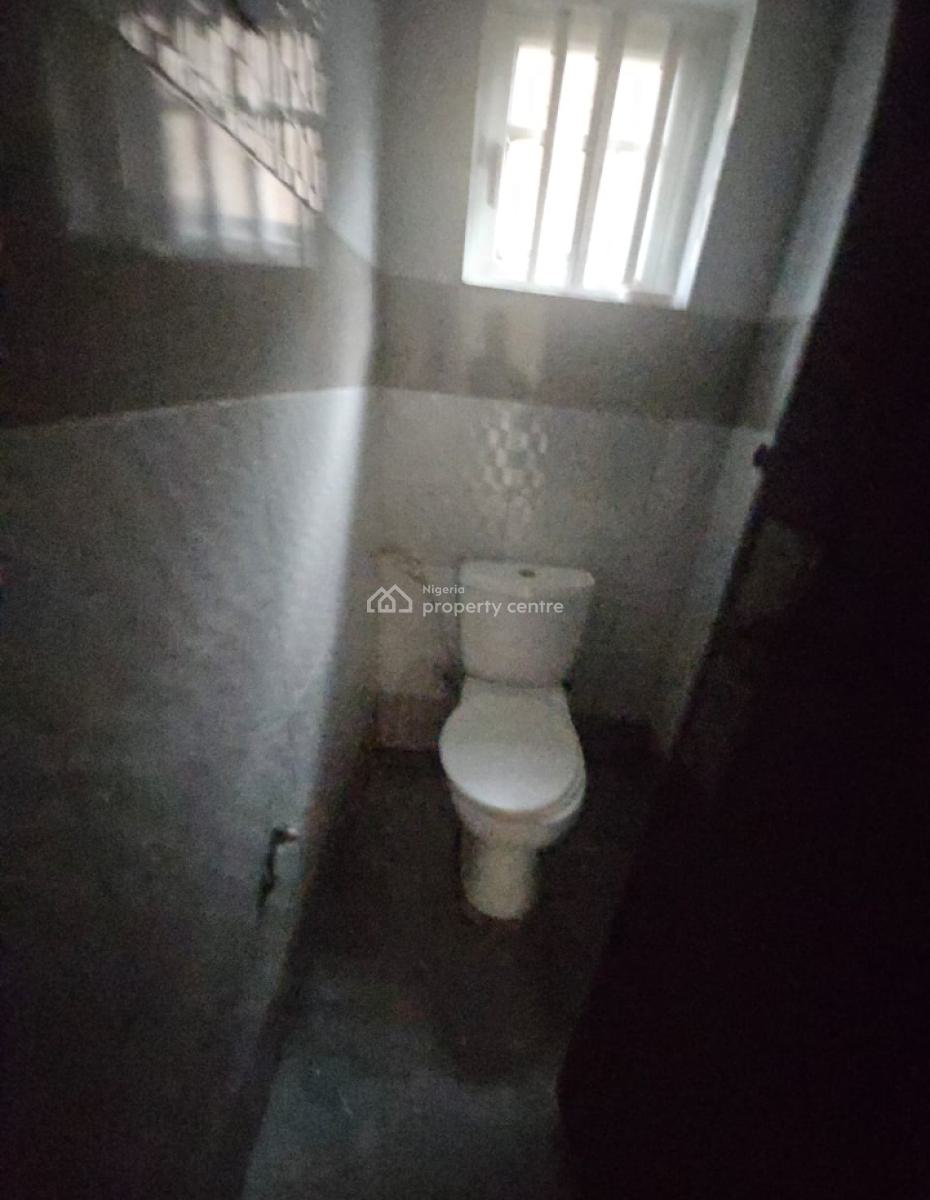 Lovely 3 Bedroom Flat Apartment, Waterfront Estate, Gra Phase 1, Magodo, Lagos, Flat / Apartment for Rent