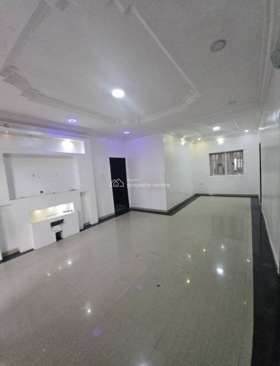 Lovely 3 Bedroom Flat Apartment, Waterfront Estate, Gra Phase 1, Magodo, Lagos, Flat / Apartment for Rent