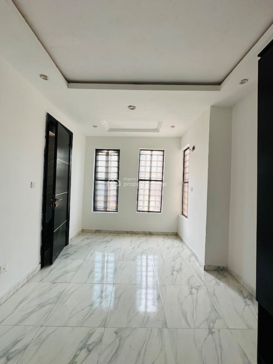 Neatly Built 2 Bedroom Apartment, Ologolo, Lekki, Lagos, Flat / Apartment for Rent