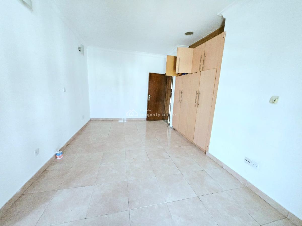 Well Maintained 2-bedroom Penthouse Apartment, Lekki Phase 1, Lekki, Lagos, Flat / Apartment for Rent