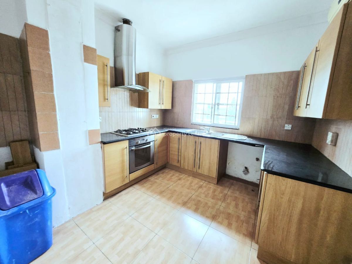 Well Maintained 2-bedroom Penthouse Apartment, Lekki Phase 1, Lekki, Lagos, Flat / Apartment for Rent