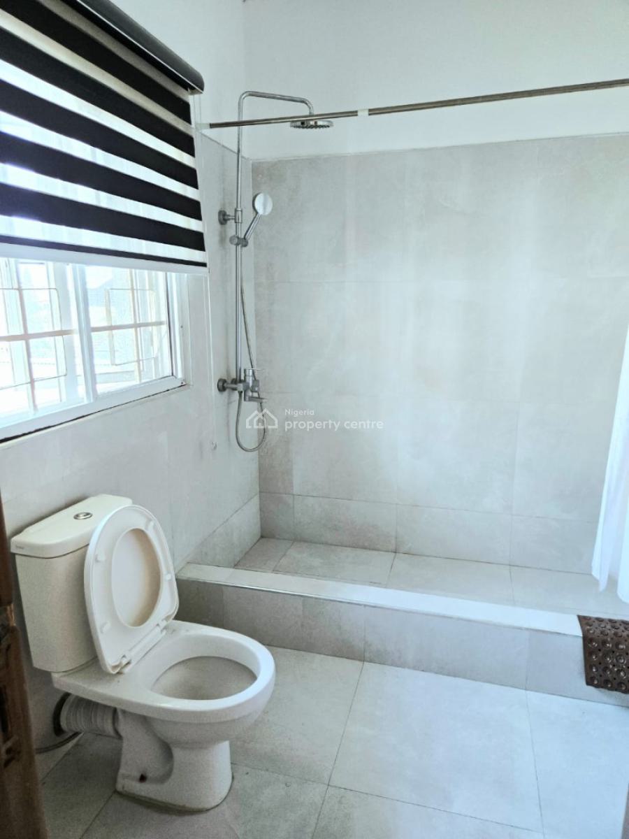 Well Maintained 2-bedroom Penthouse Apartment, Lekki Phase 1, Lekki, Lagos, Flat / Apartment for Rent