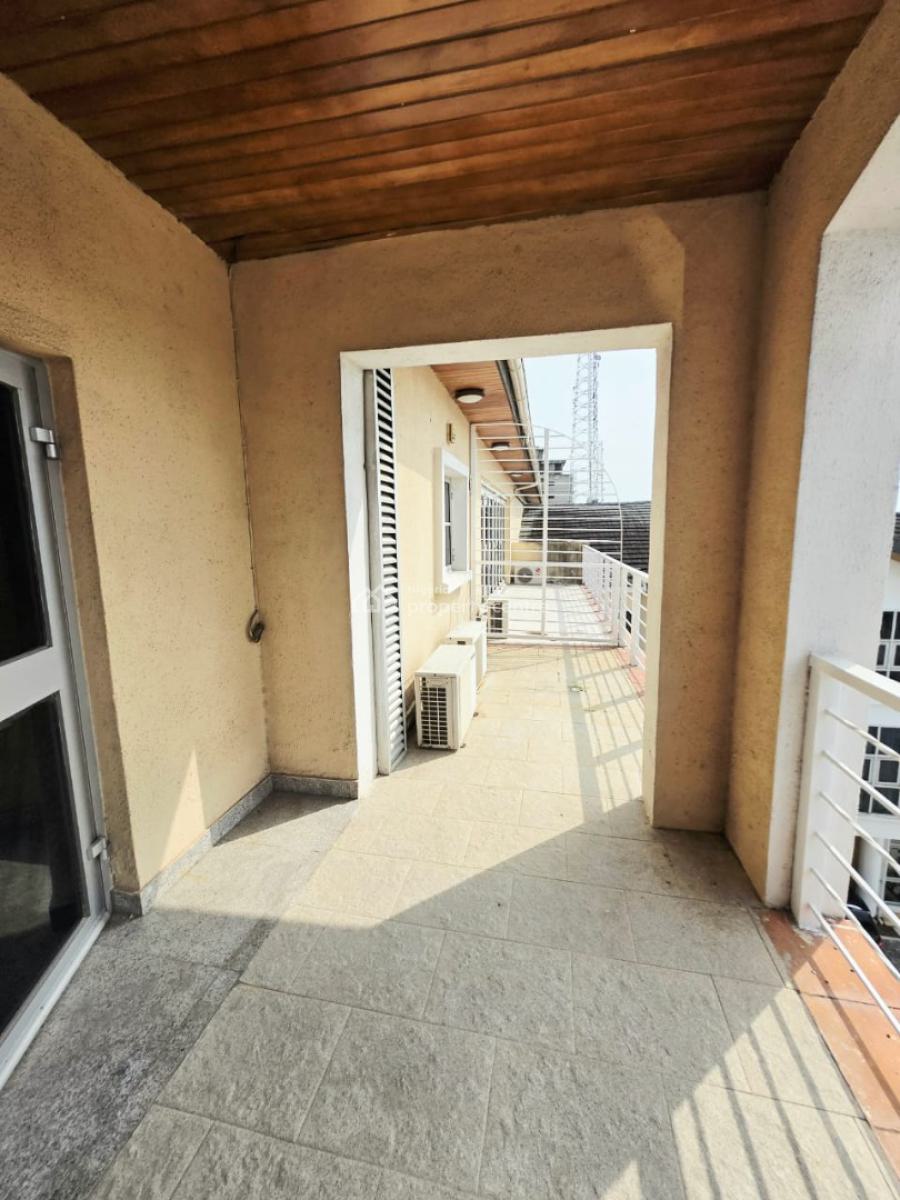 Well Maintained 2-bedroom Penthouse Apartment, Lekki Phase 1, Lekki, Lagos, Flat / Apartment for Rent