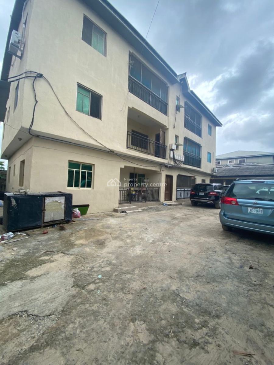 Renovated 2 Bedroom Apartment in a Secured Location (upstairs), United Estate, Sangotedo, Ajah, Lagos, Flat / Apartment for Rent